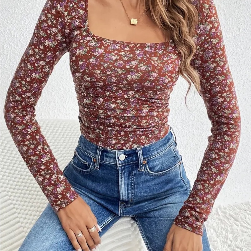 Women’s Large Cropped Floral Long Sleeve Top EUC